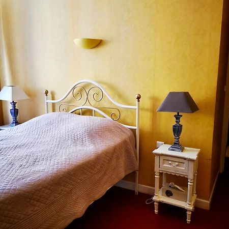 Chez Patrice Et Yuri Julien Bed & Breakfast Безие Екстериор снимка